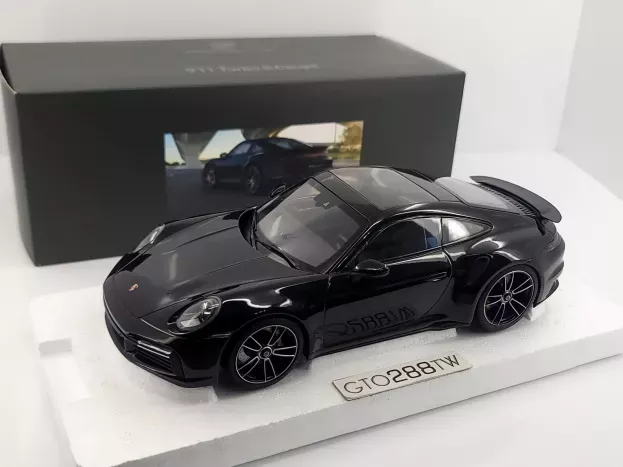 Minichamps Porsche 911 992 Turbo S Coupe 2020 1:18 WAP02117B0L002
