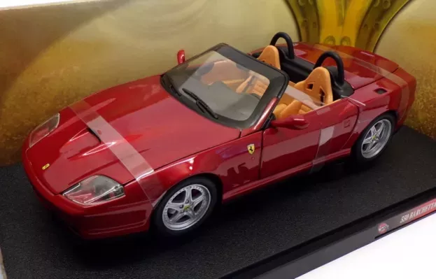 Hot Wheels Ferrari F550 Barchetta Spider 2000 1:18 57311