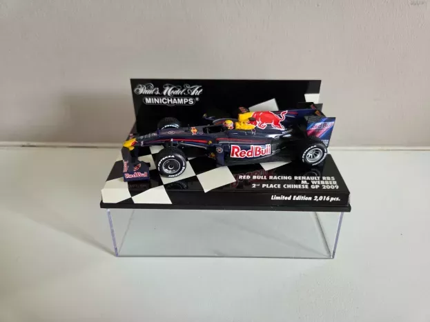 Minichamps Red Bull F1 Renault Rb5 N 14 2nd China Gp 2009 M.webber With Rain Tyres 1:43 400090114