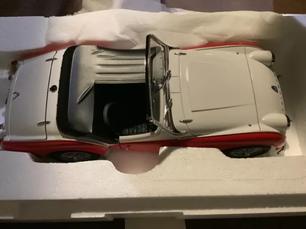 Kyosho Triumph Tr3a Spider 1958 1:18 08032GY