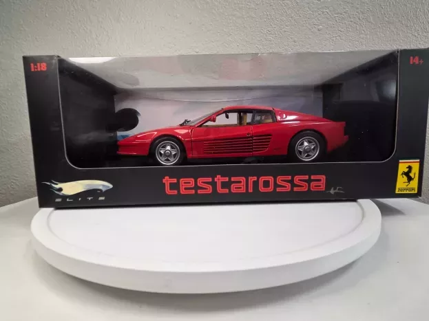 Hot Wheels Ferrari Testarossa 1984 1:18 J2927