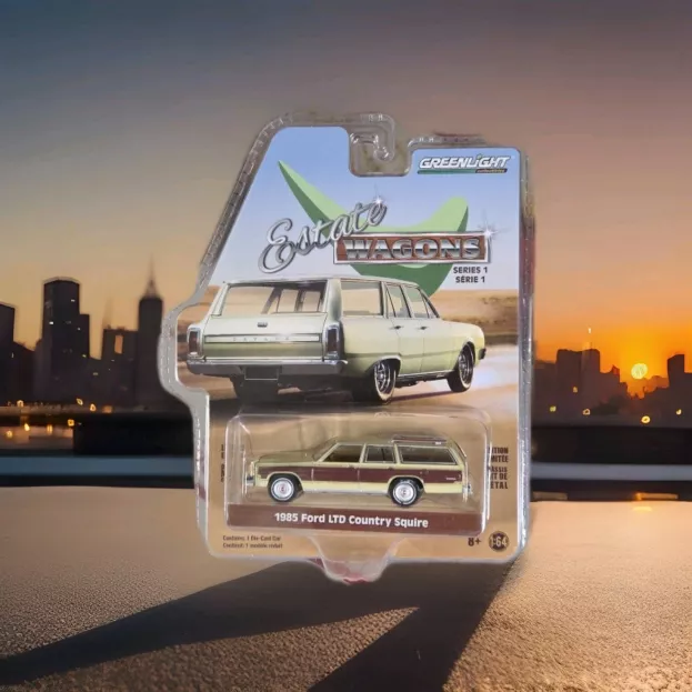 Greenlight Ford Ltd Country Squire 1985 1:64 29910F