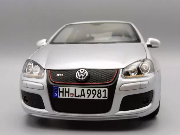 Norev Volkswagen Golf V Gti Pirelli 2007 1:18 188425