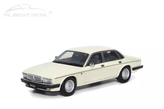 Almost Real Jaguar Daimler Xj6 xj40 1986 1:18 ALM810542