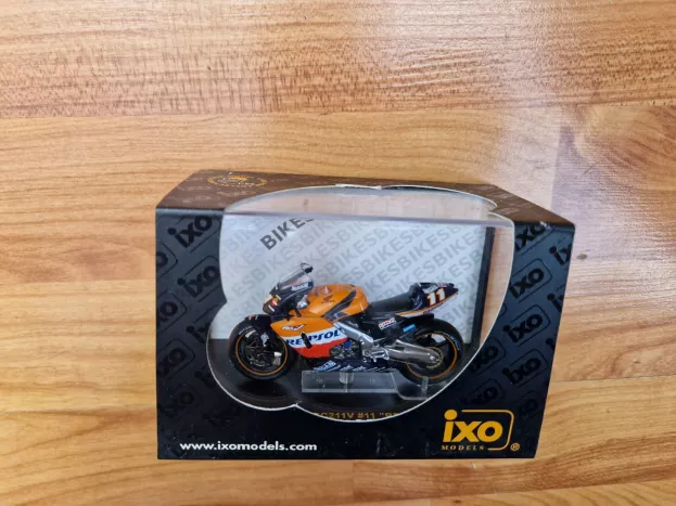 IXO Models Honda Rc211v Team Repsol N 11 Season Motogp 2002 T.ukawa 1:24 RAB027