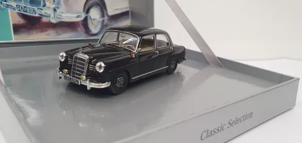 Minichamps Mercedes 180 Berline Ponton 1956 60 Years Mercedes 1:43 B66041025