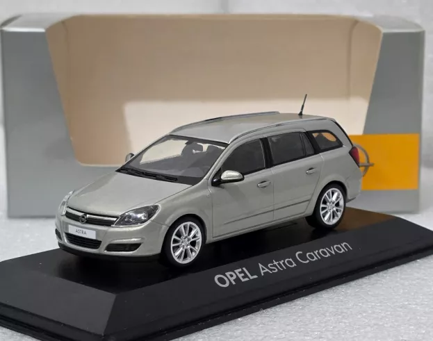 Minichamps Opel Astra Caravan 2005 1:43 ASTRACAR