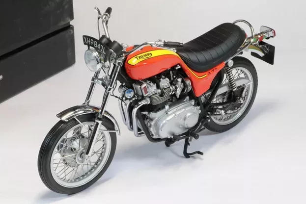 Minichamps Triumph Hurricane X75 1973 1:12 122133600
