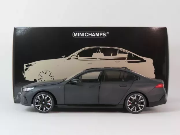 Minichamps Bmw 5-series I5 g60 2023 1:18 110023401