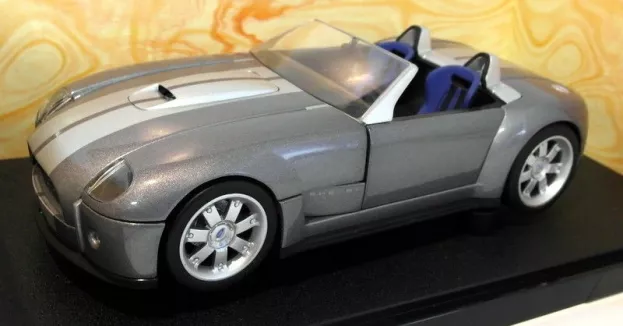 Hot Wheels Ford Shelby Cobra Spider 2004 1:18 G7220