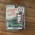 Greenlight 1:64 Running ON Empty Series 1 - 1967 Dodge D-100 TEXACO 41010-C NISP