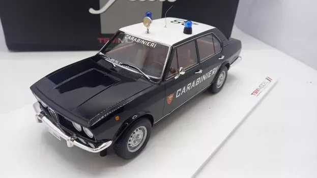 Truescale Alfa Romeo Alfetta 1800 Carabinieri 1972 Police 1:18 TSM141834R