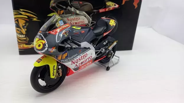 Minichamps Aprilia 250cc Team Aprilia Grand Prix Racing Nastro Azzurro N 46 Valentino Rossi 1999 World Champion 1:12 122990086