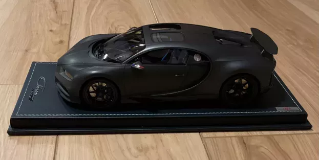 MR Models Bugatti Chiron Sky View 2018 Con Vetrina With Showcase 1:18 BUG08E