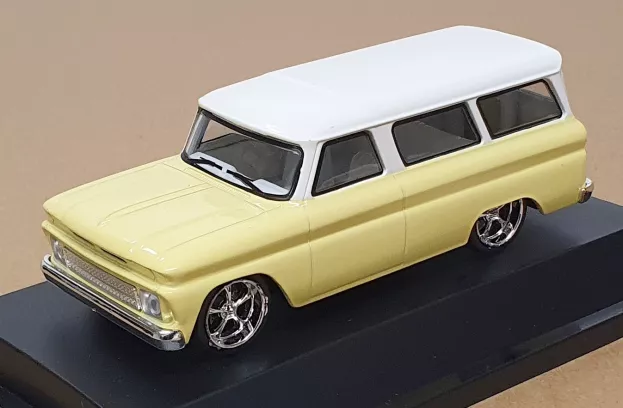 Greenlight Chevrolet Suburban Minibus Custom 1966 1:43 86058