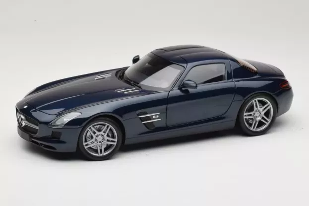 Minichamps Mercedes Sls Coupe 6.3 Amg c197 2010 1:18 100039021