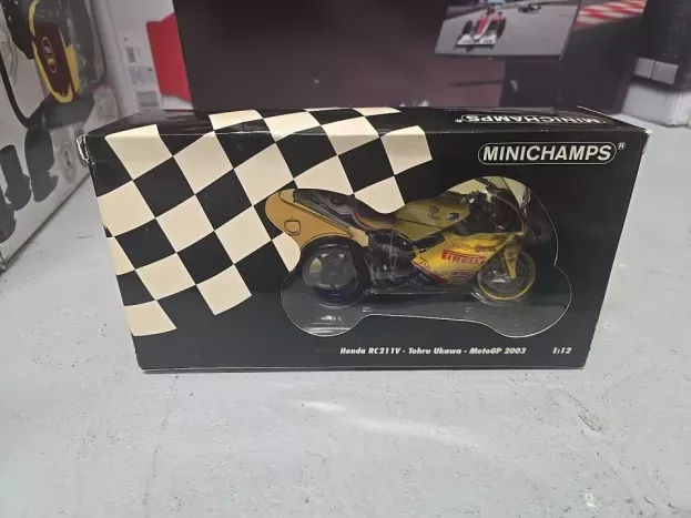 Minichamps Honda Rc211v Team Pramac Pons N 3 Season Motogp 2003 Max Biaggi 1:12 37103