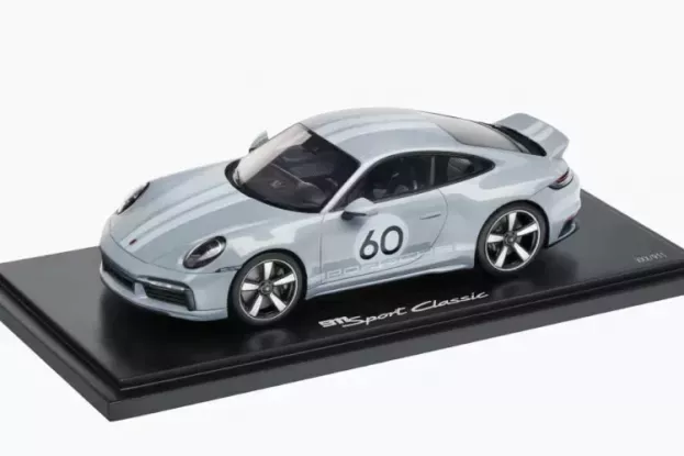 Spark Porsche 911 992 Sport Classic N 60 Coupe 2022 Con Vetrina With Showcase 1:18 WAP0210120SSCL