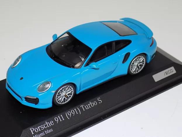 Minichamps Porsche 911 991 Turbo S 2014 1:43 CA04316062