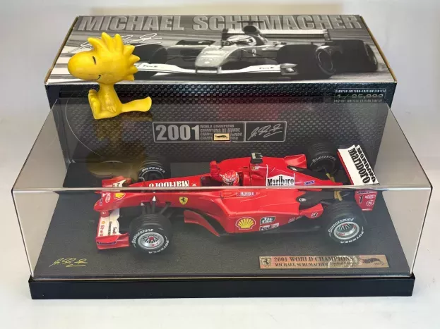 Hot Wheels Ferrari F1 F2001 N 1 Michael Schumacher Season 2001 World Champion Con Vetrina With Showcase 1:18 53956