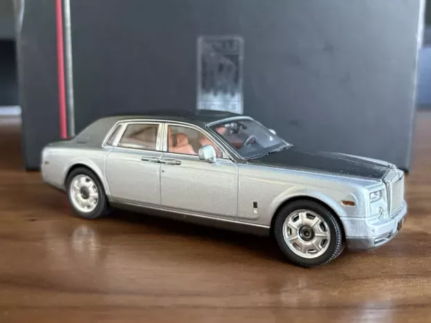 IXO Models Rolls Royce Phantom 4-door 2010 1:43 MOC163