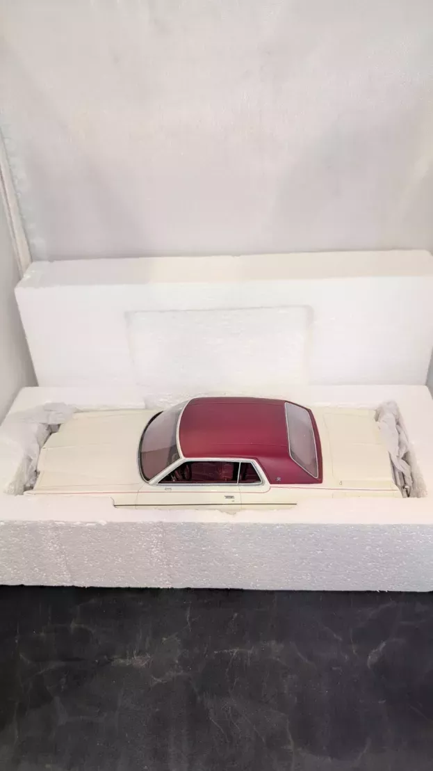 BoS Models Mercury Marquis Hard-top 1976 1:18 BOS236