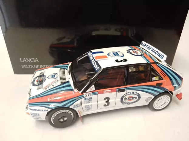 Kyosho Lancia Delta Hf Integrale Evoluzione Martini Racing N 3 Winner Rally Tour De Corse 1992 D.auriol B.occelli 1:18 08348H