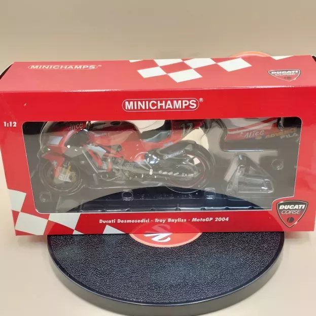 Minichamps Ducati Desmosedici N 12 Motogp 2004 Troy Bayliss 1:12 122040012