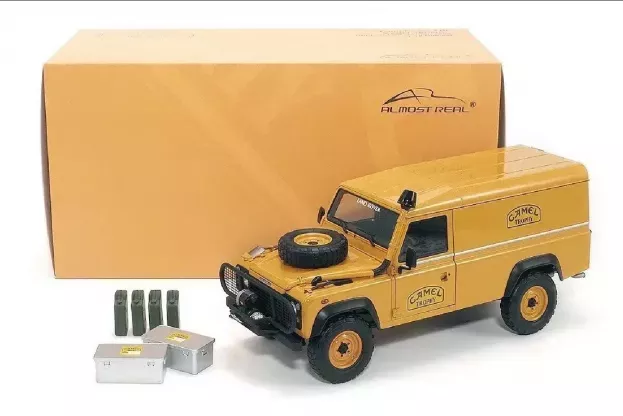 Almost Real Land Rover Defender 110 Support Unit Rally Camel Trophy Borneo 1989 1:18 ALM810311