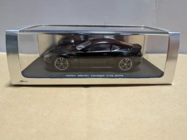 Spark Aston Martin Vantage V12 Coupe 2009 1:43 S2165