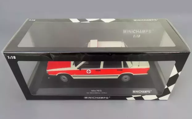 Minichamps Volvo 740gl Drk Ambulance 1986 1:18 155171790
