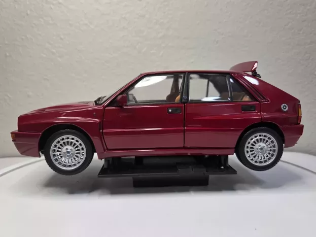 Kyosho Lancia Delta Hf Integrale Evoluzione Ii 1993 1:18 08341R