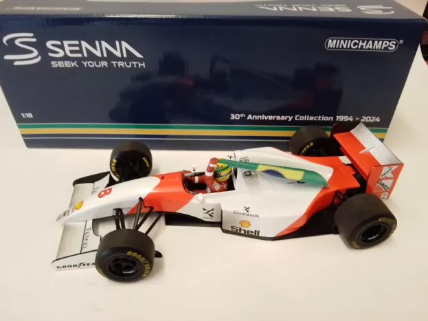 Minichamps Mclaren F1 Ford Mp4 8 V8 Team Marlboro N 8 Winner Australian Gp With Flag Dirty Version 1993 Ayrton Senna 1:18 540933838