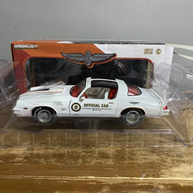Greenlight Chevrolet Camaro Z 28 Official Pace Car Indianapolis 500 Mile Race 1978 1:18 13598