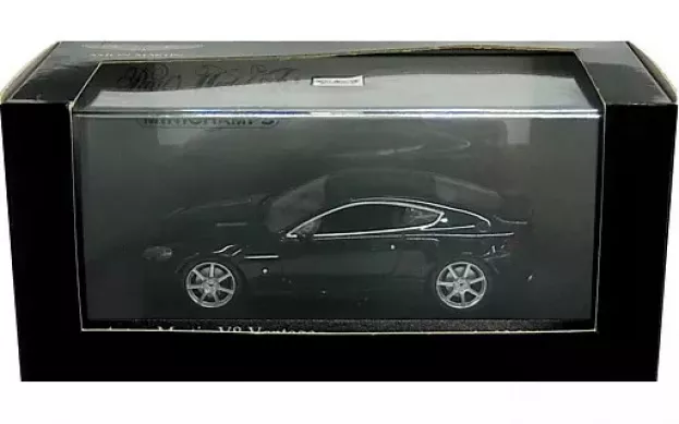 Minichamps Aston Martin V8 Vantage 2005 1:43 400137424