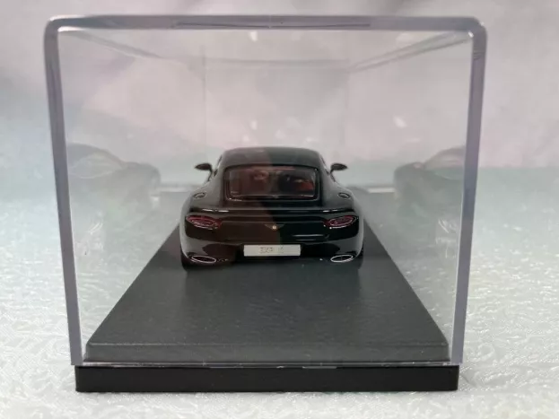 Looksmart Bentley Exp10 Speed 6 Coupe Hybrid 2015 1:43 LSBT05