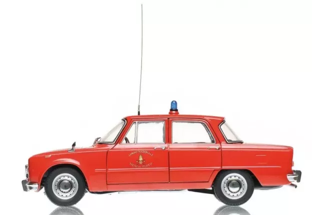 Minichamps Alfa Romeo Exclusive For Italy Giulia 1300 Vigili Del Fuoco 1966 Fire Engine With Two Headlights 1:18 183120992