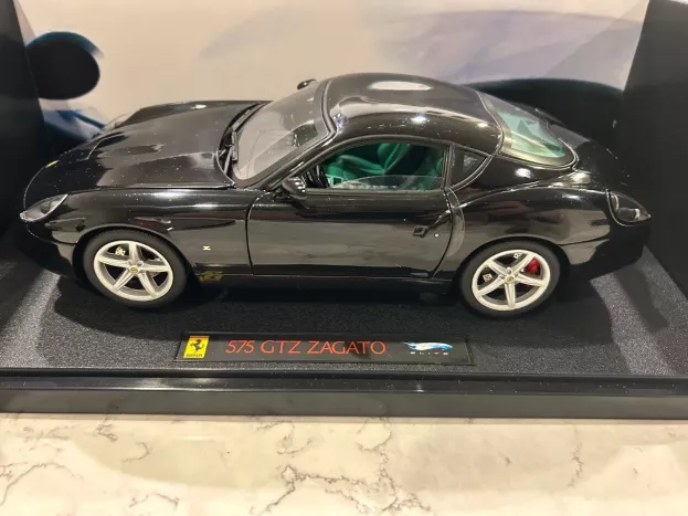 Hot Wheels Ferrari 575gtz Zagato 2006 1:18 L2983