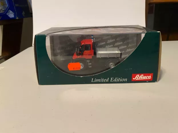 Schuco Mercedes Unimog Truck U300 Fire Engine Vigili Del Fuoco 1:43 4645