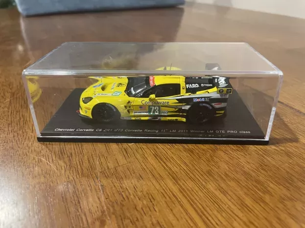 Spark Chevrolet Corvette C6 Zr1 N 73 24h Le Mans Winner Gte Pro Class 2011 T.milner O.beretta A.garcia 1:43 S2541