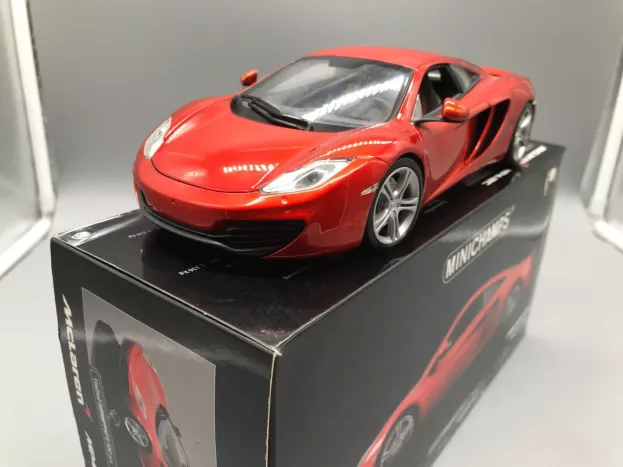 Minichamps Mclaren Mp4 12c Roadcar 2011 1:18 110133022