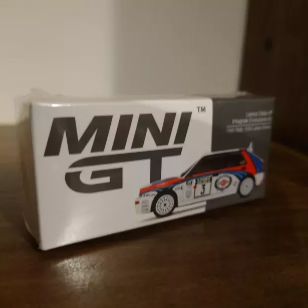 Mini-GT Lancia Delta Hf Integrale Evoluzione Martini N 4 Winner Rally 1000 Lakes Lhd 1992 D.auriol B.occelli 1:64 MGT00322-L