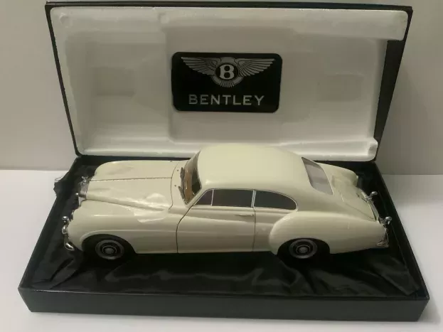Minichamps Bentley R-type Continental 1954 1:18 100139422