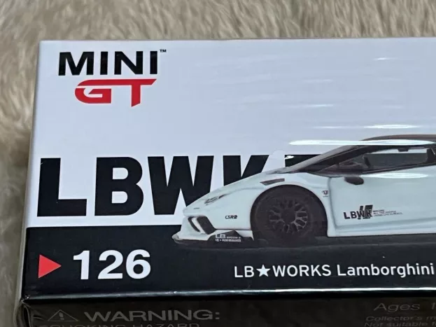 Mini-GT Lamborghini Huracan Gt Lb Works Lhd 2017 1:64 MGT00126-L