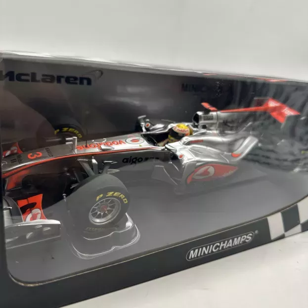 Minichamps Mclaren F1 Mp4-26 N 3 Showcar 2011 L.hamilton 1:18 530111873