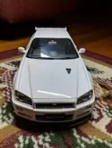 1/18 Nissan Skyline GT-R (R34) V-SPEC II 2001 Model by AUTOart (White) 77406 