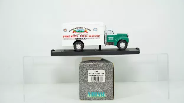 Vitesse Mack B-series Fridge Truck Normann Brothers Produce 1954 1:43 434