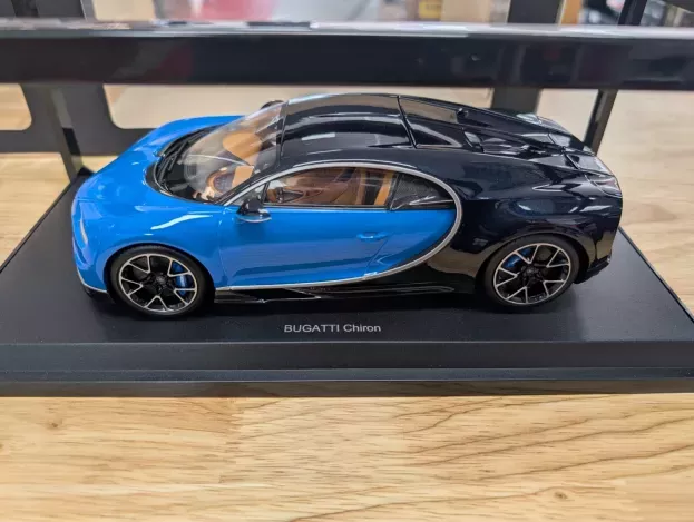 Kyosho Bugatti Chiron Le Patron 2016 1:18 09548BBK