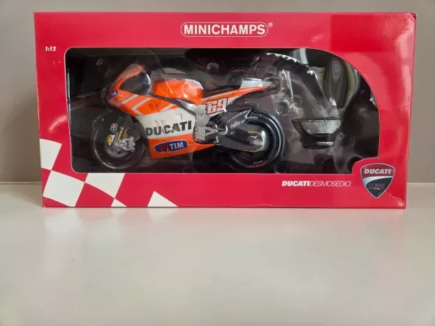Minichamps Ducati Desmosedici Gp13 Ducati Team N 69 Motogp Season 2013 N.hayden 1:12 122130069