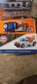 Greenlight Gulf Oil 1969 Chevrolet C-30 Dually Wrecker 1:18 Scale Diecast 13624
